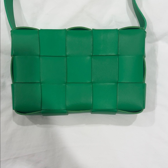 Bottega Veneta Emerald Green Crossbody Bag - Picture 4 of 7